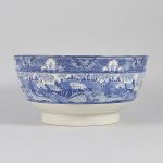 585571 Punch bowl